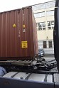 LKW gegen Bruecke wegen Rettungsgasse Koeln Muelheim P10